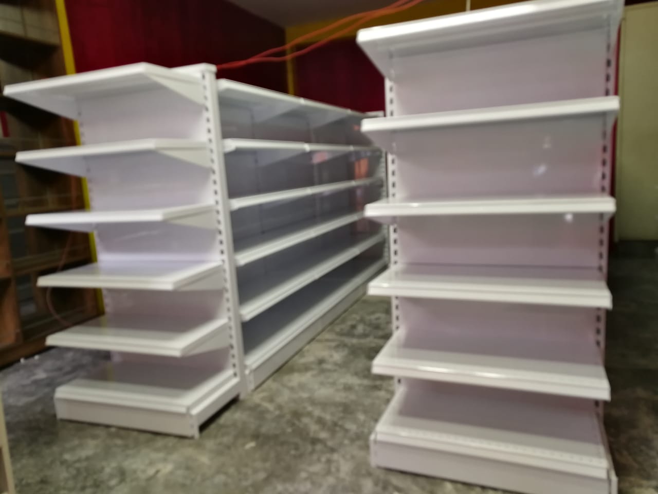 Góndolas para exhibición comercial